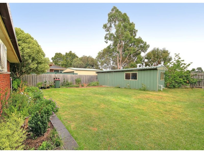 9 Metcalf Crescent, Rowville VIC 3178