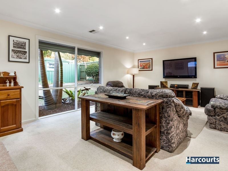 81 Mantung Crescent, Rowville VIC 3178