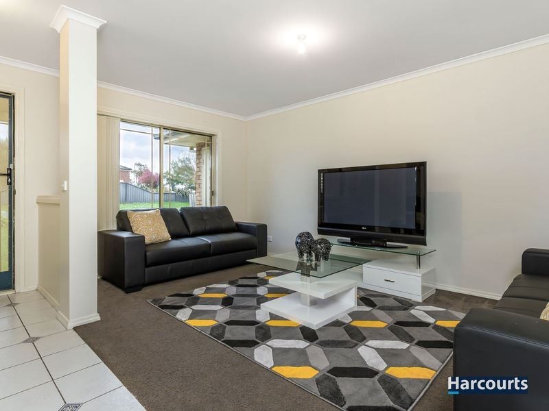 4 Otley Way, Cranbourne East VIC 3977