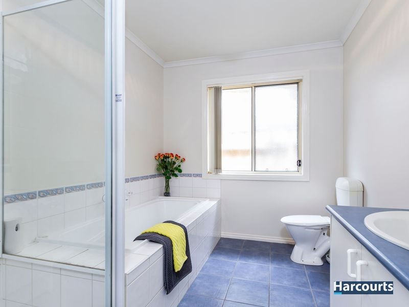4 Otley Way, Cranbourne East VIC 3977
