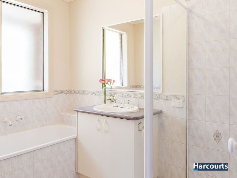 49 Central Parkway, Cranbourne West VIC 3977