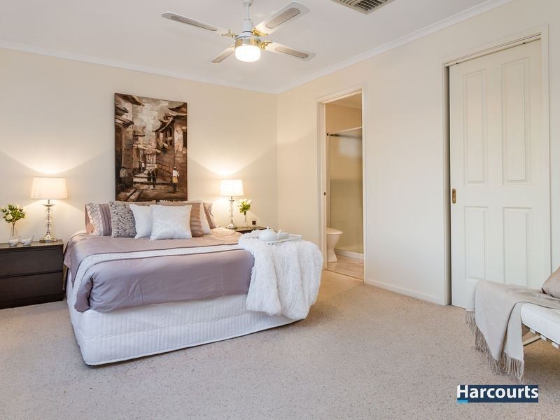 34 Dandelion Drive, Rowville VIC 3178