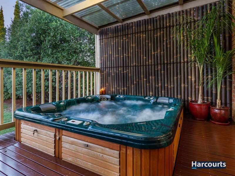 34 Dandelion Drive, Rowville VIC 3178