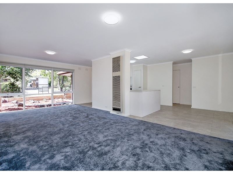 17 Mantung Crescent, Rowville VIC 3178