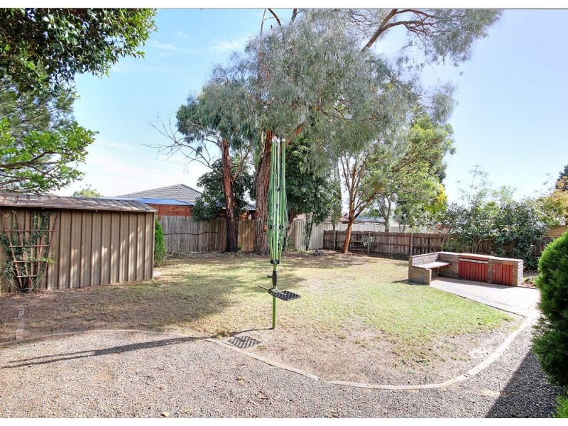17 Mantung Crescent, Rowville VIC 3178