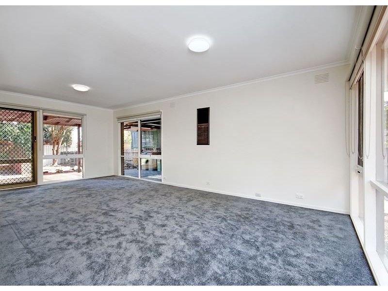 17 Mantung Crescent, Rowville VIC 3178