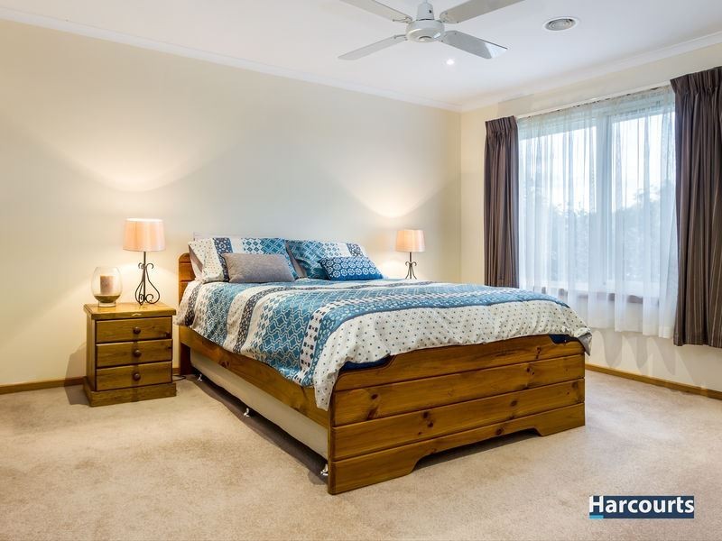 5 Hollyview Court, Rowville VIC 3178