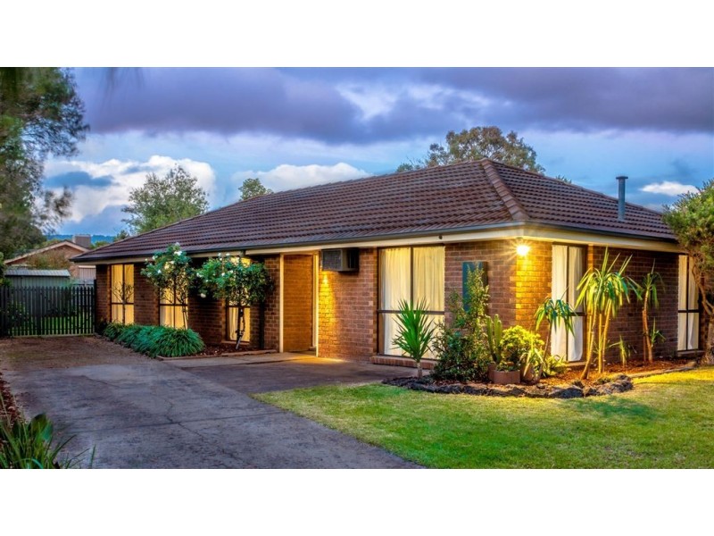 237 Dandelion Drive, Rowville VIC 3178