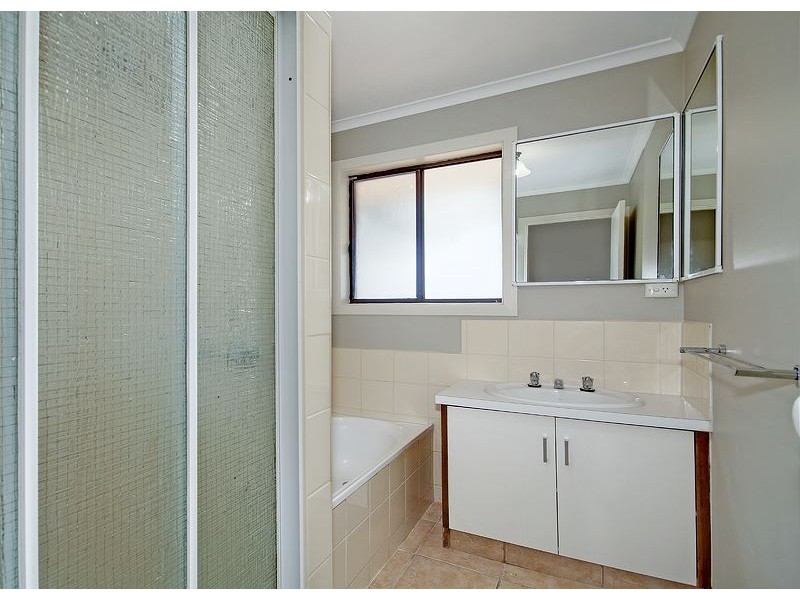 237 Dandelion Drive, Rowville VIC 3178
