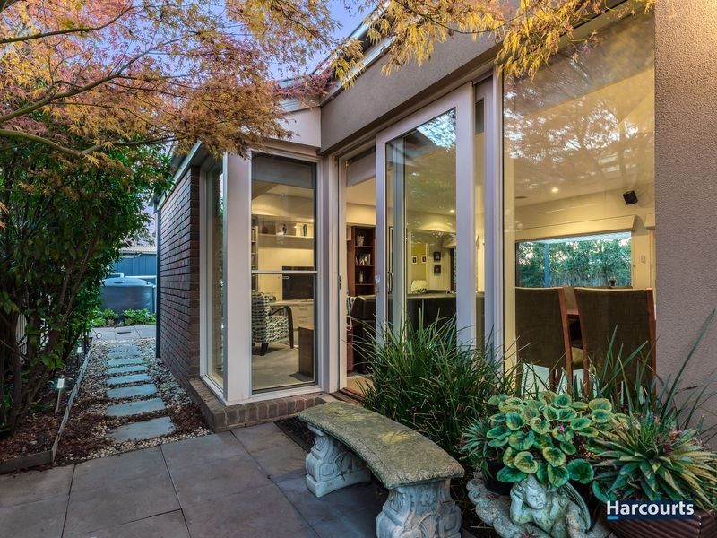 27 Bellfield Drive, Lysterfield VIC 3156