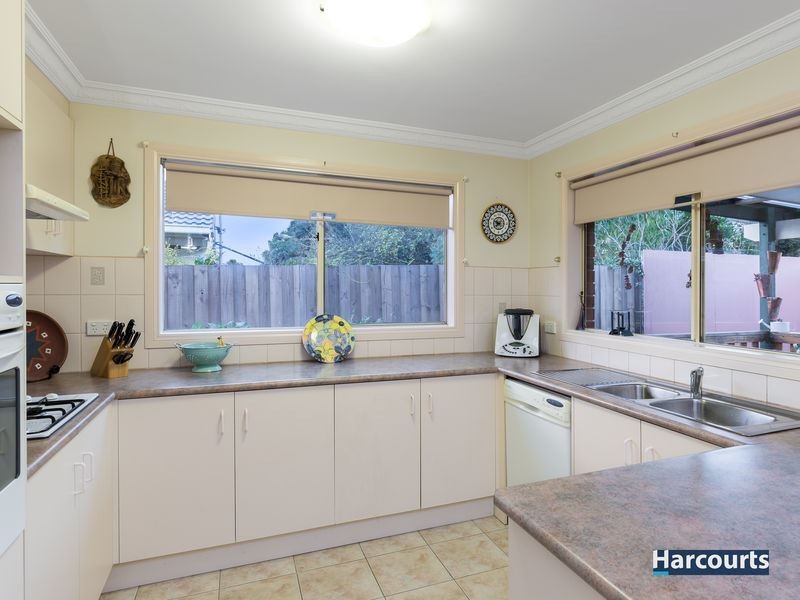 2/104 Dandelion Drive, Rowville VIC 3178