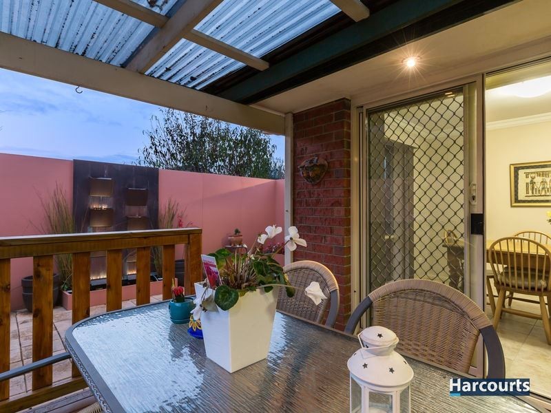 2/104 Dandelion Drive, Rowville VIC 3178