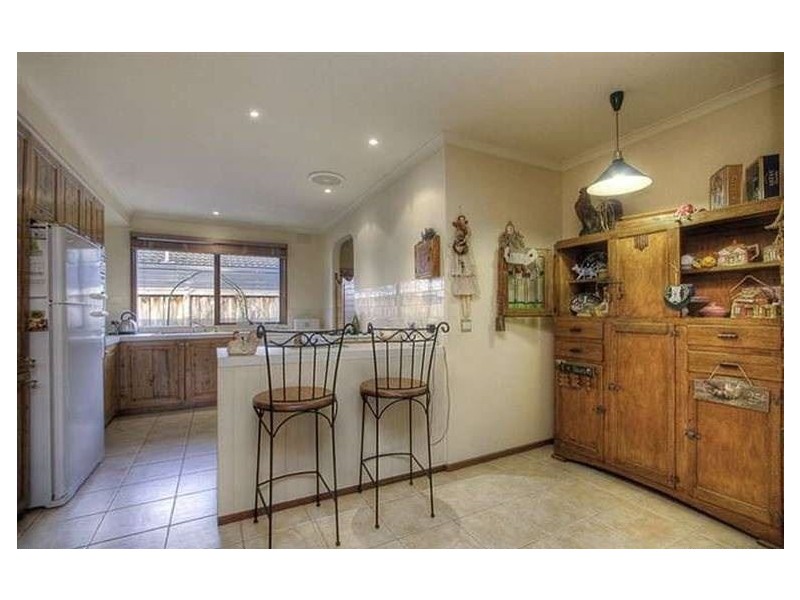 27 Lucerne Road, Ferntree Gully VIC 3156