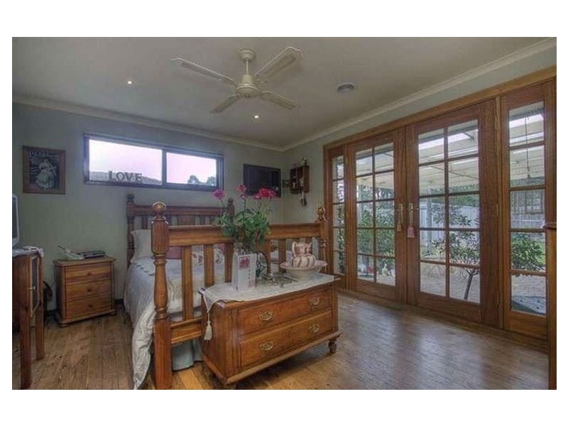 27 Lucerne Road, Ferntree Gully VIC 3156