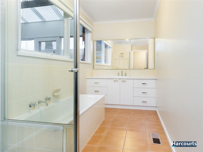 9 Holstein Court, Rowville VIC 3178