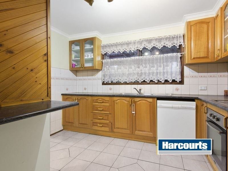 17 English Avenue, Scoresby VIC 3179