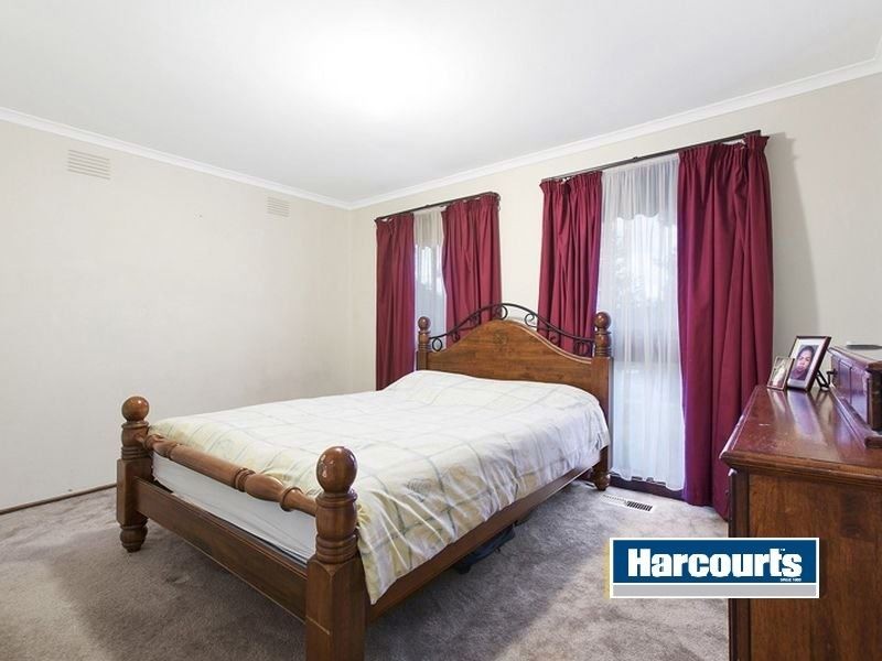 17 English Avenue, Scoresby VIC 3179