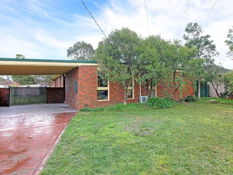 12 Ross Street, Ferntree Gully VIC 3156