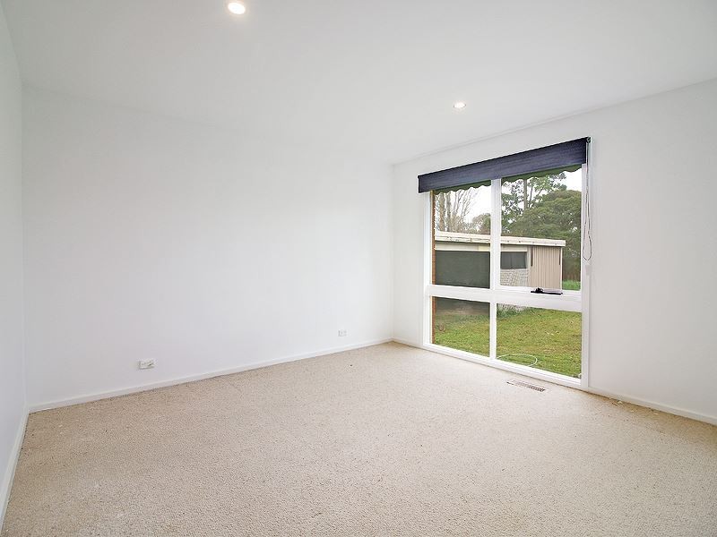 12 Ross Street, Ferntree Gully VIC 3156