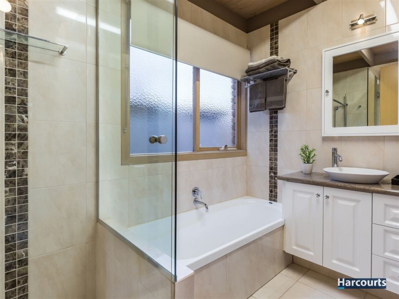 36 Segarta Circuit, Ferntree Gully VIC 3156