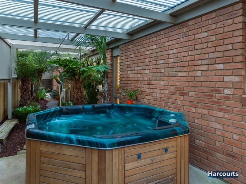 36 Segarta Circuit, Ferntree Gully VIC 3156