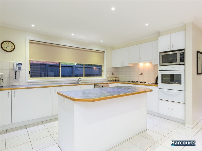 8 Wyndham Place, Rowville VIC 3178