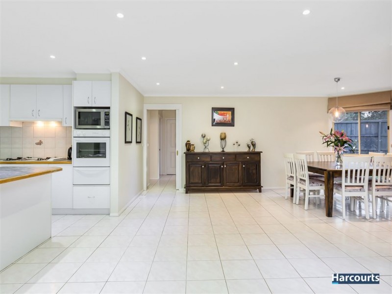 8 Wyndham Place, Rowville VIC 3178