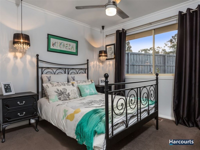 8 Wyndham Place, Rowville VIC 3178