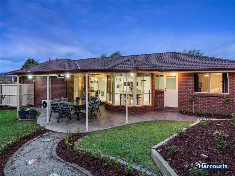8 Wyndham Place, Rowville VIC 3178