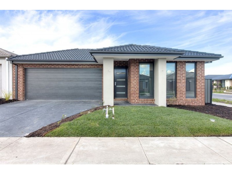 21 Elodea Way, Cranbourne North VIC 3977