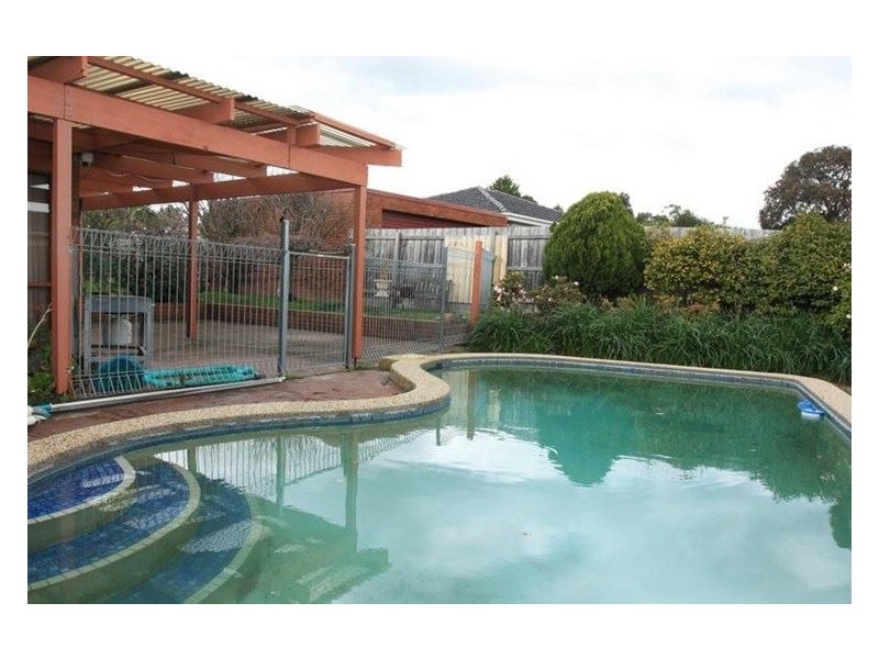 1 Latrobe Court, Rowville VIC 3178