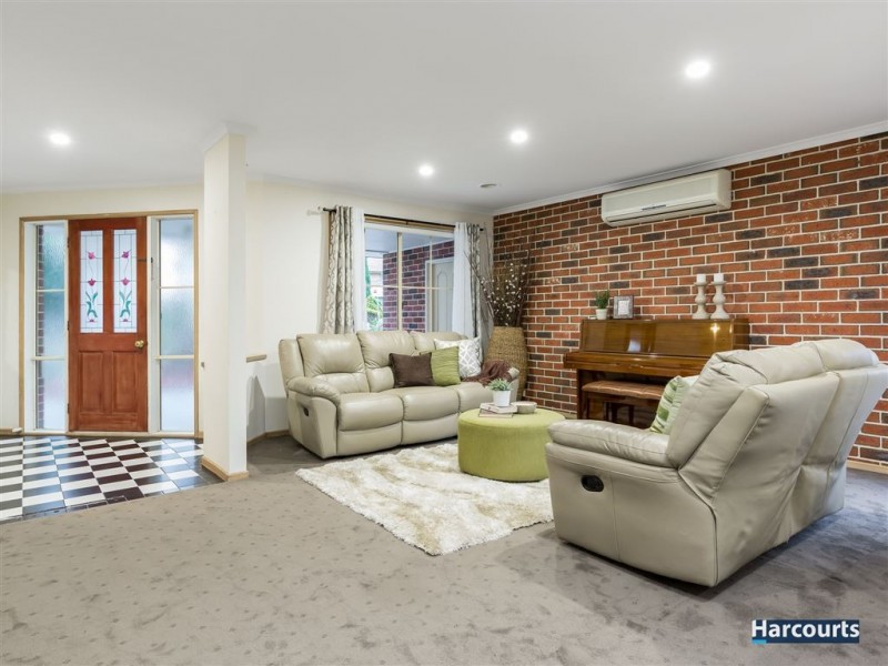 11 Clauscen Drive, Rowville VIC 3178