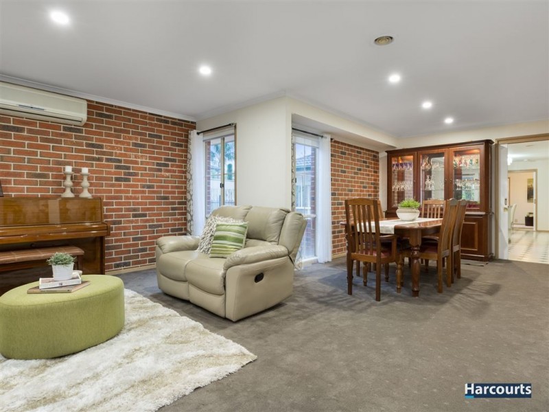 11 Clauscen Drive, Rowville VIC 3178