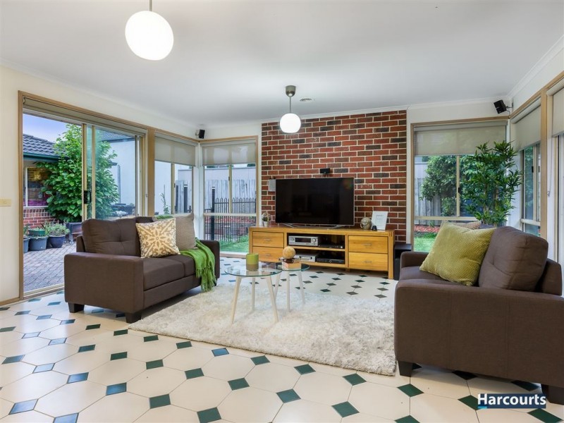 11 Clauscen Drive, Rowville VIC 3178