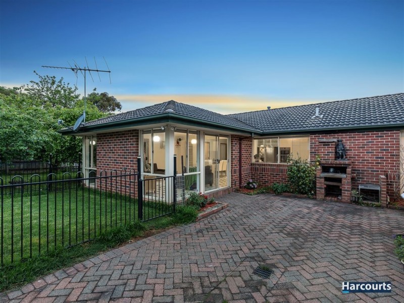 11 Clauscen Drive, Rowville VIC 3178