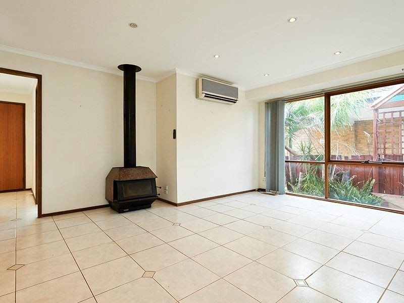 20 St John Place, Rowville VIC 3178