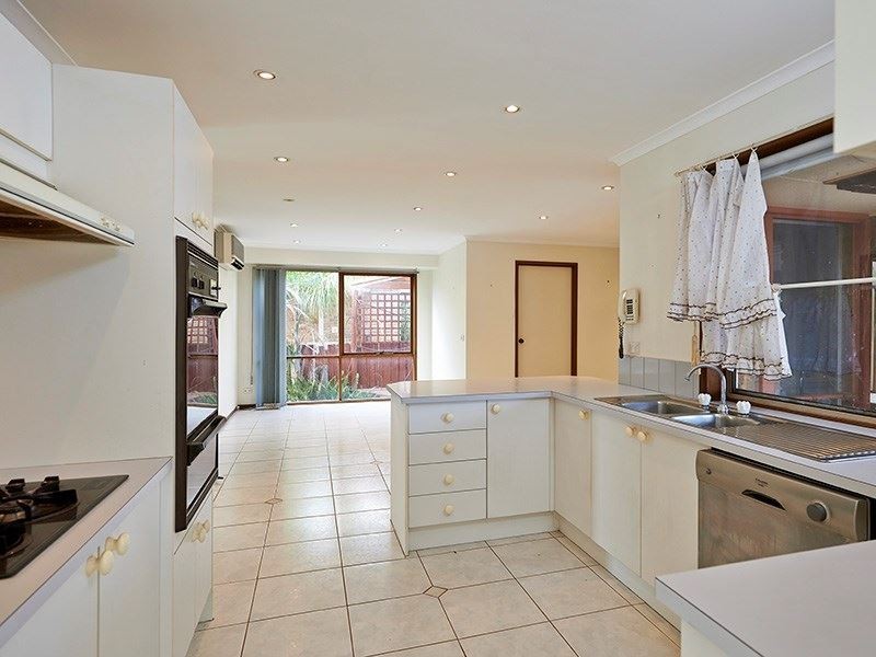 20 St John Place, Rowville VIC 3178