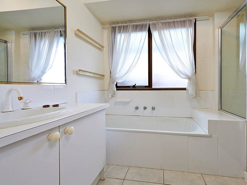 20 St John Place, Rowville VIC 3178