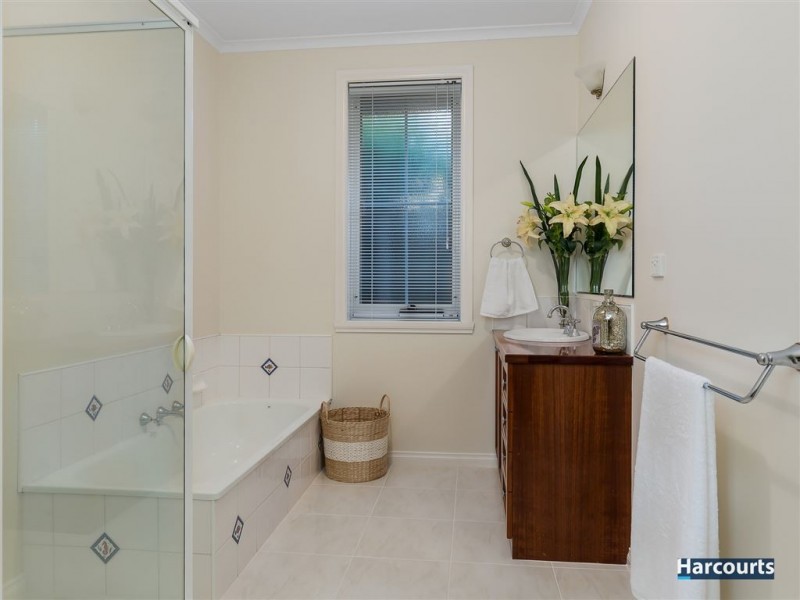 13 Grand Valley Terrace, Lysterfield VIC 3156