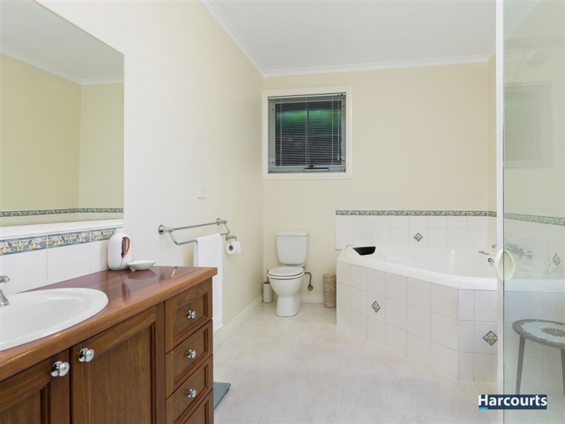 13 Grand Valley Terrace, Lysterfield VIC 3156