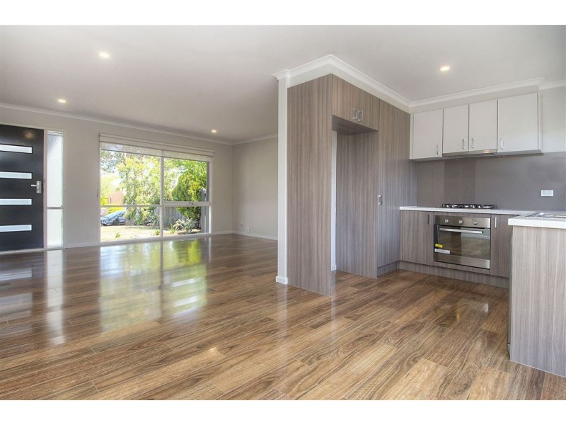 1,2/17 Lambourne Avenue, Rowville VIC 3178