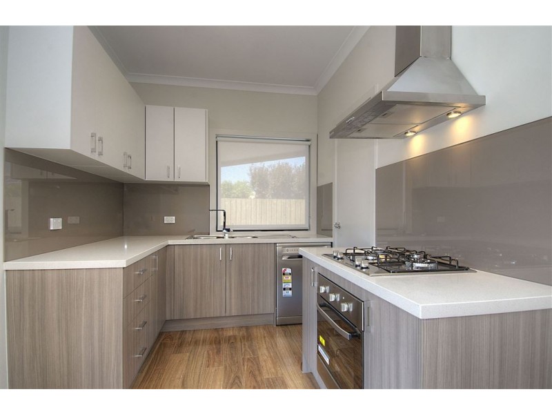 1,2/17 Lambourne Avenue, Rowville VIC 3178