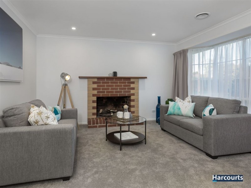 8 Maitland Close, Rowville VIC 3178