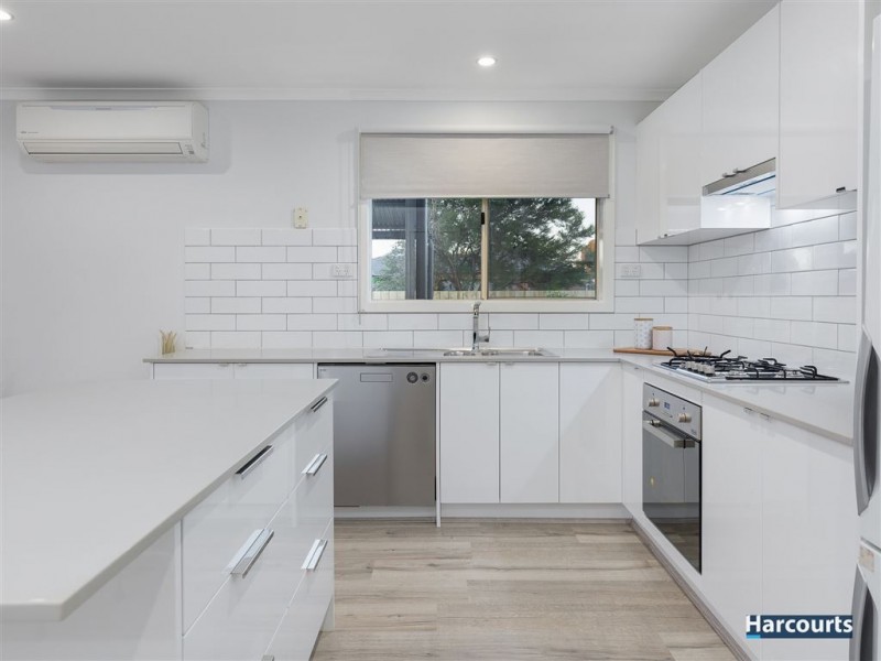 8 Maitland Close, Rowville VIC 3178