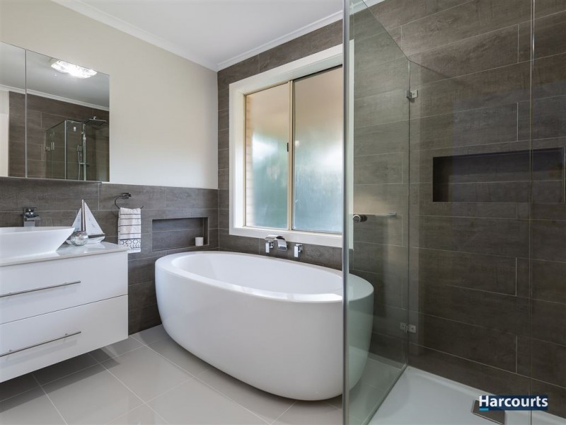 8 Maitland Close, Rowville VIC 3178