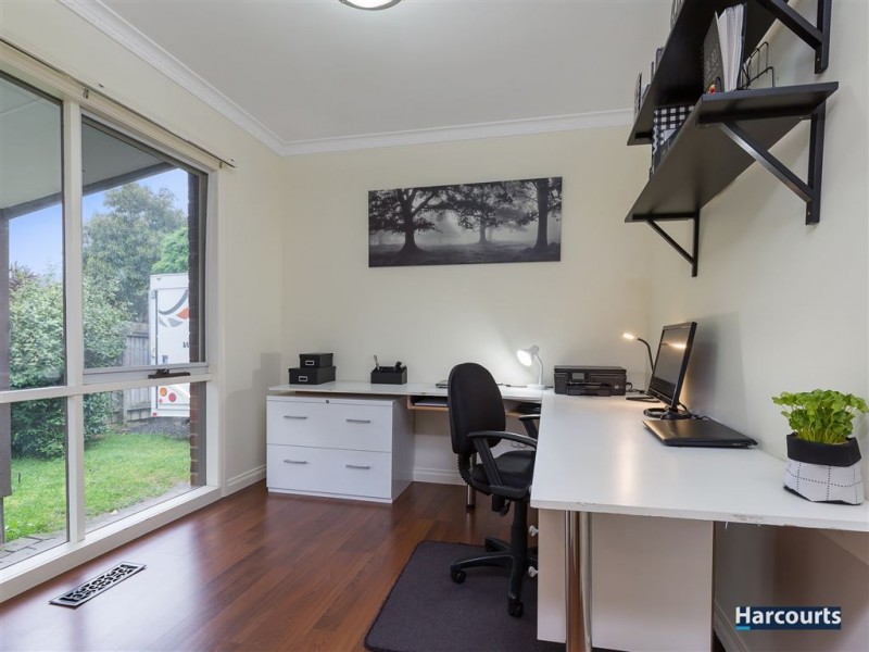 6 Halsbury Drive, Rowville VIC 3178