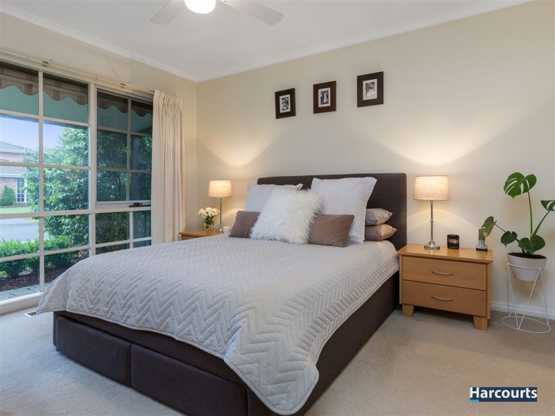 6 Halsbury Drive, Rowville VIC 3178