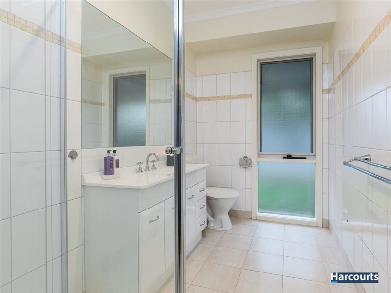 6 Halsbury Drive, Rowville VIC 3178