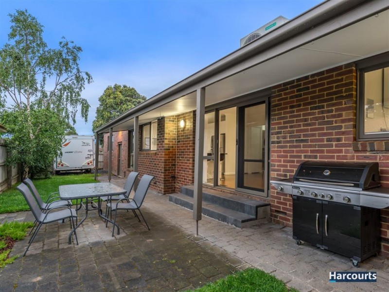 6 Halsbury Drive, Rowville VIC 3178