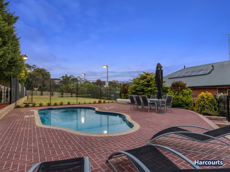 16 Forrest Hill Grove, Lysterfield South VIC 3156